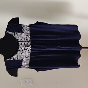 Adrianna Papell Blue and white embroidered sleeveless top. Size L.
